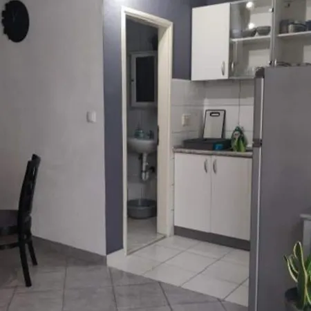 Mira Roso - One Bedroom 2 Apartment