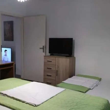 Mira Roso - One Bedroom 2 *