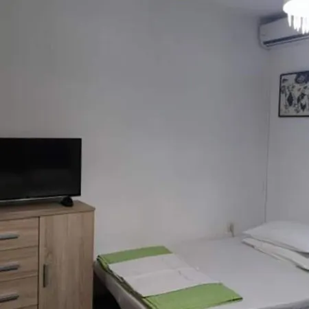 Apartment Mira Roso - One Bedroom 2 Makarska
