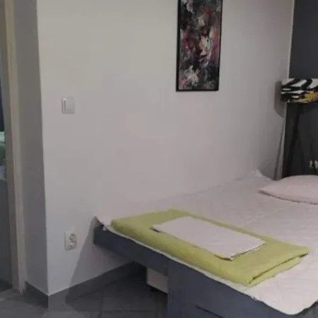Mira Roso - One Bedroom 2 *